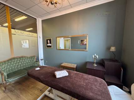Salon kosmetyczny przy rynku Bałuckim, Łódź