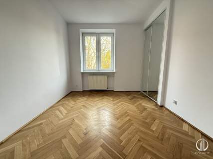 Klimatyczny dom z ogrodem bez mebli - Saska Kępa