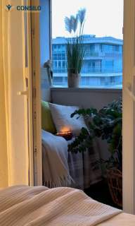 Panoramiczny widok na miasto dwa balkony