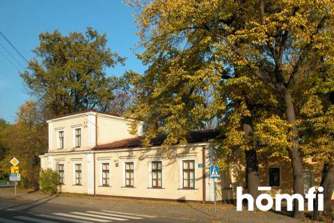 Zabytkowa willa nad rzeką duża działka