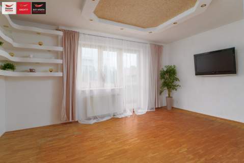 KOMPAKTOWE 2 POKOJE Z DREWNIANYM PARKIETEM