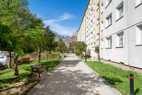 3 pokoje z balkonem 800 m od metra Kondratowicza