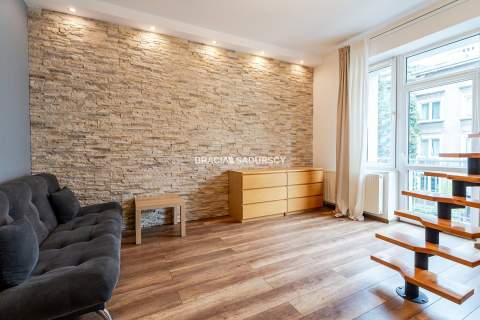 2pok 43 m2 atresole 20 min spacerem od Rynku