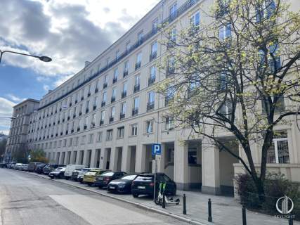 Dwupokojowe mieszkanie w kamienicy - Pl.Zbawiciela