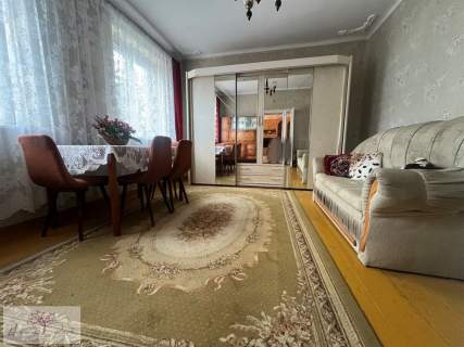 Dom z dwoma mieszkaniami na parterze Pabianice