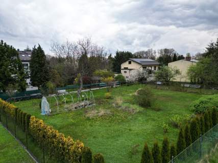 Ogrodzona, obsadzona, gotowa pod budowę 