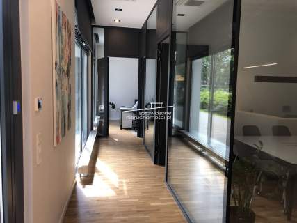 Ksawerów Mokotów lokal na parterze z witrynami, we