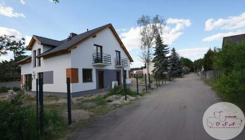 5 pok. taras z boku budynku Pecna 750 m PKP