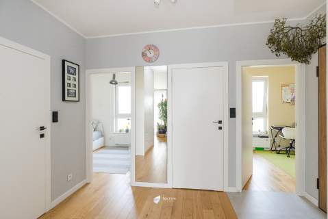 3 pokoje dwustronne duży balkon garaż