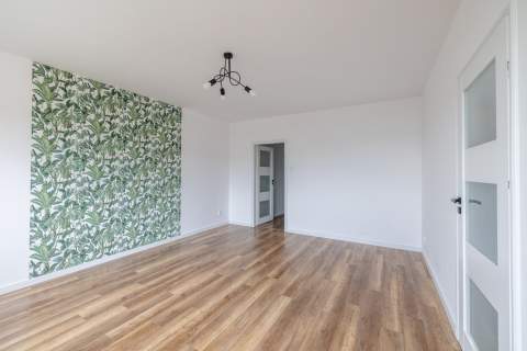 DUŻY BALKON JASNE DOBRZE SKOMUNIKOWANE