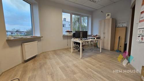 4 pomieszczenia biurowe 46m2 - parter, parking