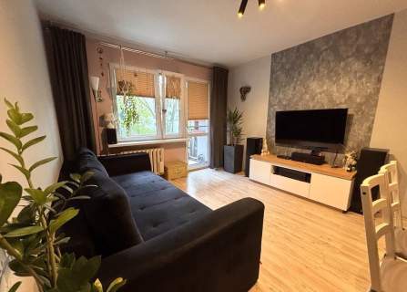 3 pok, 64 m2, os. Dyzwizjonu 303,