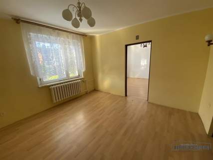 Dom w zabudowie bliźniaczej, duża działka 1,2802ha