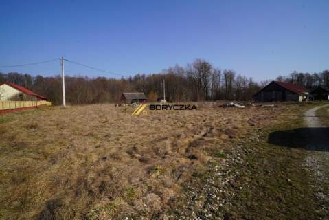 Działka z domkiem nad potokiem- gm. Wadowice Górne