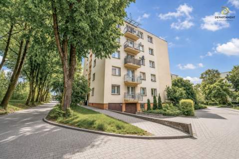 Przestronne M4 balkon