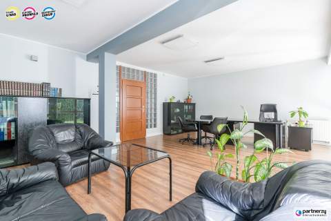 Dwupoziomowy apartament na zamkniętym osiedlu