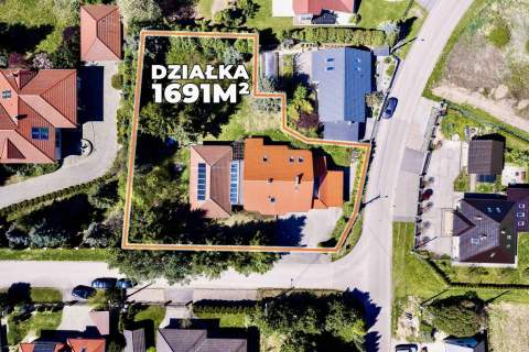 Przestronny dom z ogrodem i strefą relaksu
