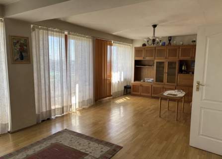 3 pokoje przy Błoniach 95 m 2 balkony garaż