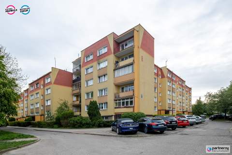 1 piętro 3 pokoje z loggią i widokiem na zieleń