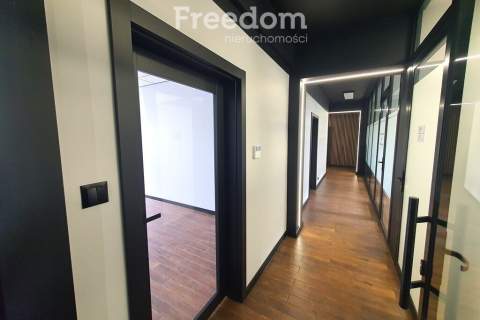 Lokal w budynku o wysokim standardzie w centrum