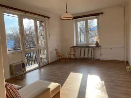 Saska Kępa 2 pokoje, osobna kuchnia, balkon