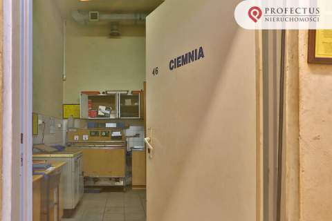 Hala z suwnicą 726,17 m2, Gdańsk, sprawna suwnica