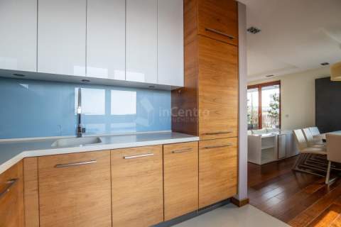 Przestronny apartament duży taras. Czerwone Maki