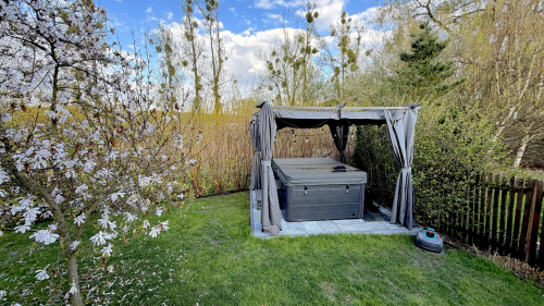 DOM PREMIUM OGRÓD Z JACUZZI SAUNA FOTOWOLTAIKA