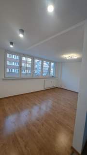Wysoki parter 3 pokoje po remoncie Balkon Cicha okolica