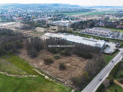 Atrakcyjna nieruchomość usługowa w Brzeziu 1,19 ha