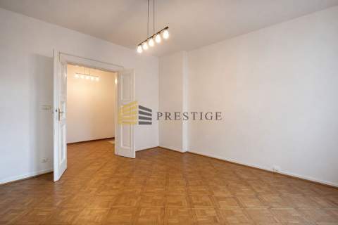 Lokal w pięknej kamienicy, 90m2, 5 pomieszczeń