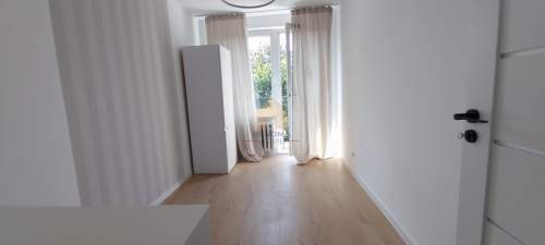 2 pokoje z balkonem
