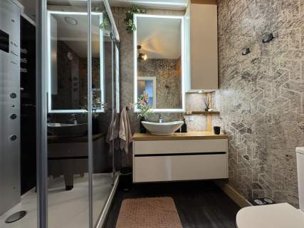 Apartament z dużym tarasem, wyposażony