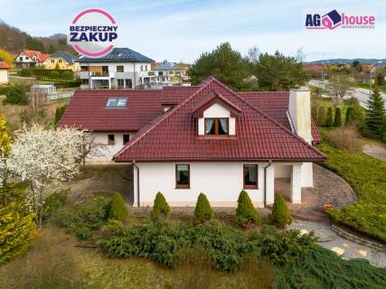 Przestronny elegancki dom w Redzie