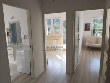 Apartamentowiec z 2013/63m2/3 pok/1 piętro/balkon