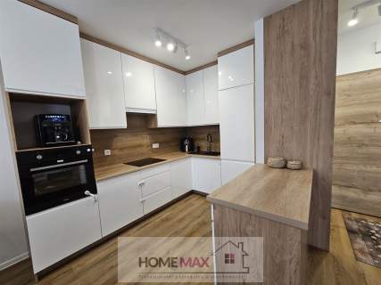 Apartament z prywanym parkingiem i komórką,Bielany
