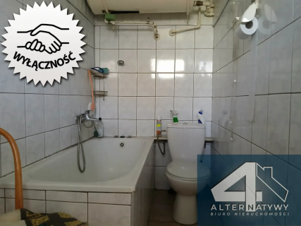 Urokliwe siedlisko, dużo budynków.