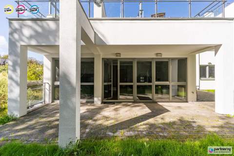 Dwupoziomowy apartament na zamkniętym osiedlu