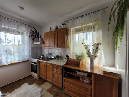 Przytulny, funkcjonalny dom w malowniczej okolicy