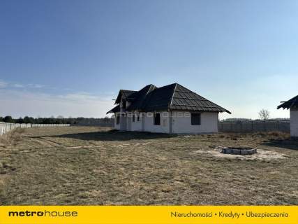 DZIAŁKA Z DOMEM W STANIE SUROWYM OTWARTYM