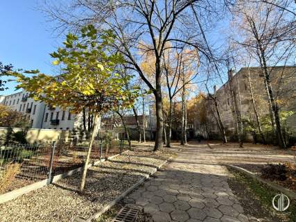 2-pok. mieszkanie w zadbanej kamienicy w centrum