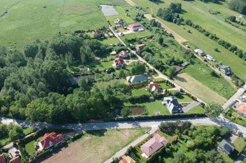 Otulina puszczy, blisko przystanek