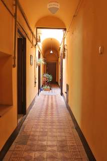 Kamienica inwestycyjna parking 8 aut - centrum