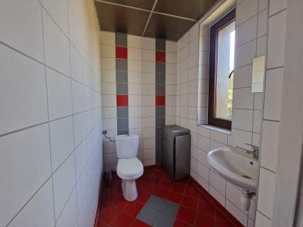 Dom parterowy 242m2, ogród, dwa garaże, wiata