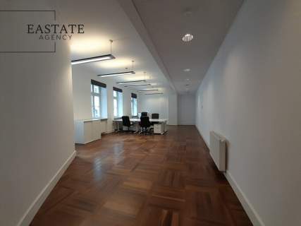 Biura w samym Centrum na przeciwko Pałacu Kultury.
