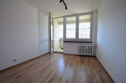 2 pokoje po generalnym remoncie Balkon 42 m 