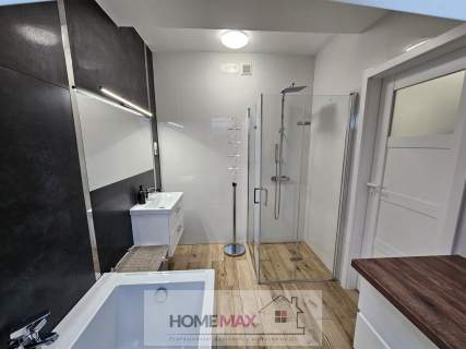 Apartament z prywanym parkingiem i komórką,Bielany