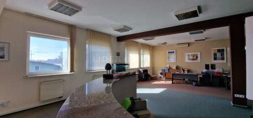 Gotowy,biura 558m2, magazyn 325m2,centrum Łomianek