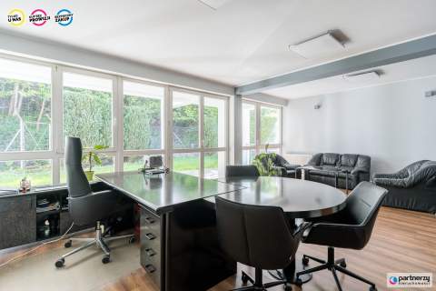 Dwupoziomowy apartament na zamkniętym osiedlu