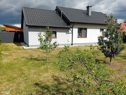 Atrakcyjny, parterowy dom z dużą działką 